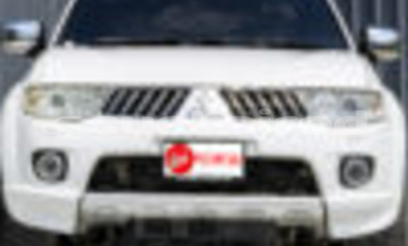 ซื้อ รถมือสอง Mitsubishi Pajero Sport ขาว รถยนต์ ใน %{เมือง} ใน ปทุมธานี ซื้อ รถมือสอง Mitsubishi Pajero Sport ขาว รถยนต์ ใน %{เมือง} ใน ปทุมธานี