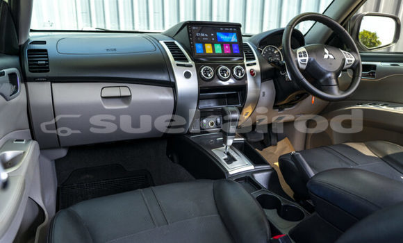 ซื้อ รถมือสอง Mitsubishi Pajero Sport ขาว รถยนต์ ใน %{เมือง} ใน ปทุมธานี ซื้อ รถมือสอง Mitsubishi Pajero Sport ขาว รถยนต์ ใน %{เมือง} ใน ปทุมธานี