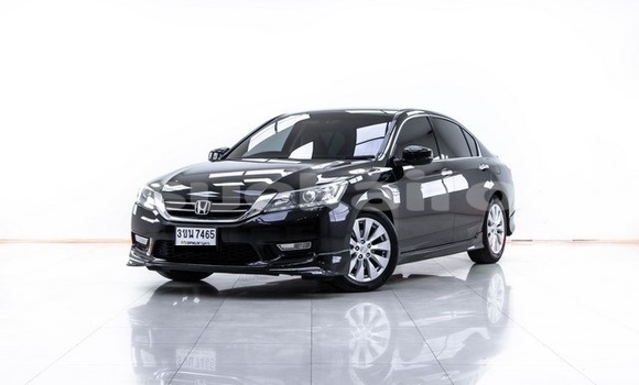 ซื้อ รถมือสอง Honda Accord สีดำ รถยนต์ ใน %{เมือง} ใน กรุงเทพมหานคร