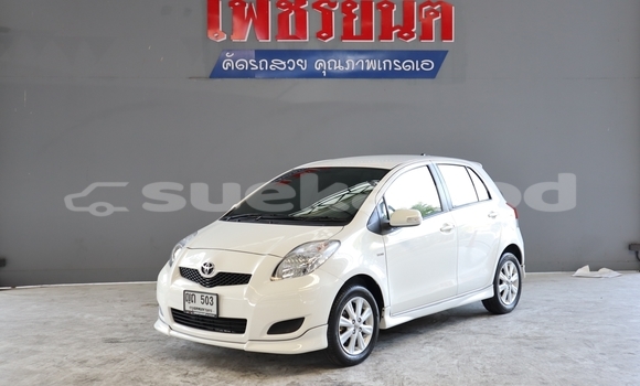 ซื้อ รถมือสอง Toyota Yaris ขาว รถยนต์ ใน %{เมือง} ใน กรุงเทพมหานคร