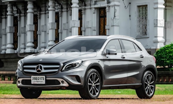 Buy Used Mercedes-Benz GLA-klasse White Car in Bangkok in Bangkok