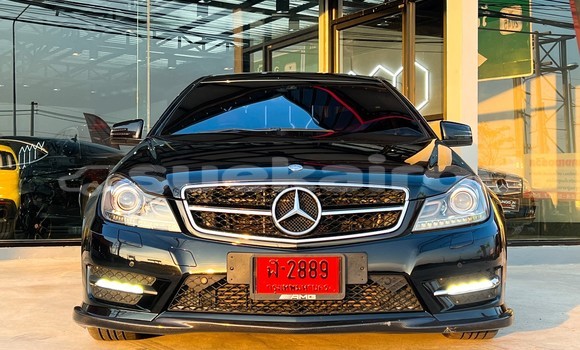 ซื้อ รถมือสอง Mercedes‒Benz C–Class สีดำ รถยนต์ ใน %{เมือง} ใน ร้อยเอ็ด