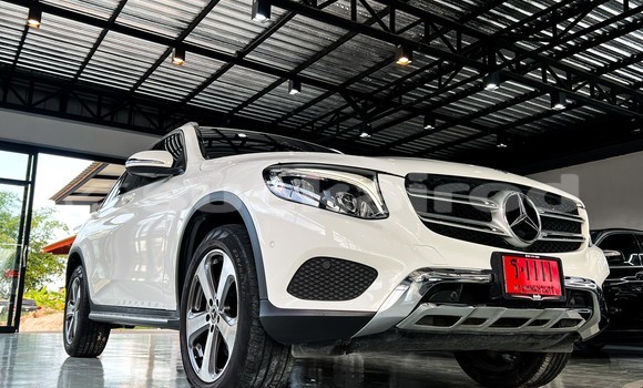 ซื้อ รถมือสอง Mercedes-Benz GLC 250D ขาว รถยนต์ ใน %{เมือง} ใน ร้อยเอ็ด ซื้อ รถมือสอง Mercedes-Benz GLC 250D ขาว รถยนต์ ใน %{เมือง} ใน ร้อยเอ็ด