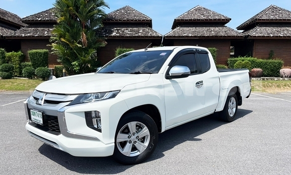 ซื้อ รถมือสอง Mitsubishi Triton ขาว รถยนต์ ใน %{เมือง} ใน กรุงเทพมหานคร
