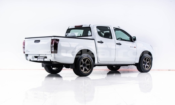 Buy Used Isuzu D-max Hi-Lander 4 dr White Car in Bangkok in Bangkok Buy Used Isuzu D-max Hi-Lander 4 dr White Car in Bangkok in Bangkok