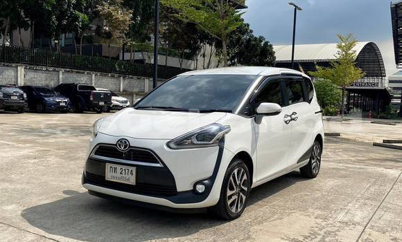 Buy Used Toyota Sienta White Car in Bangkok in Bangkok