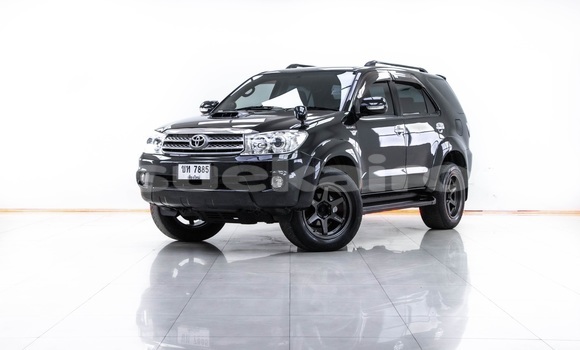 ซื้อ รถมือสอง Toyota Fortuner สีดำ รถยนต์ ใน %{เมือง} ใน กรุงเทพมหานคร