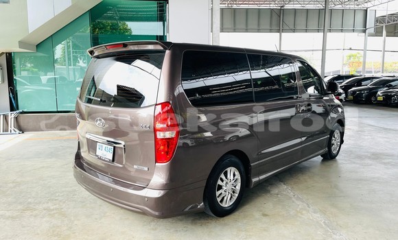 Buy Used Hyundai H1 Brown Car in Bangkok in Bangkok Buy Used Hyundai H1 Brown Car in Bangkok in Bangkok