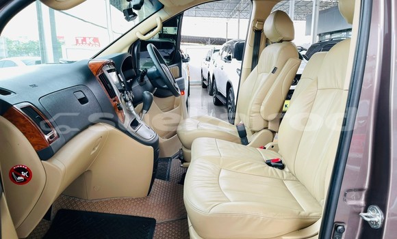 Buy Used Hyundai H1 Brown Car in Bangkok in Bangkok Buy Used Hyundai H1 Brown Car in Bangkok in Bangkok