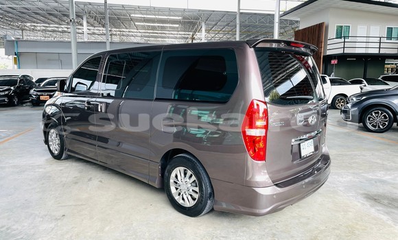 Buy Used Hyundai H1 Brown Car in Bangkok in Bangkok Buy Used Hyundai H1 Brown Car in Bangkok in Bangkok