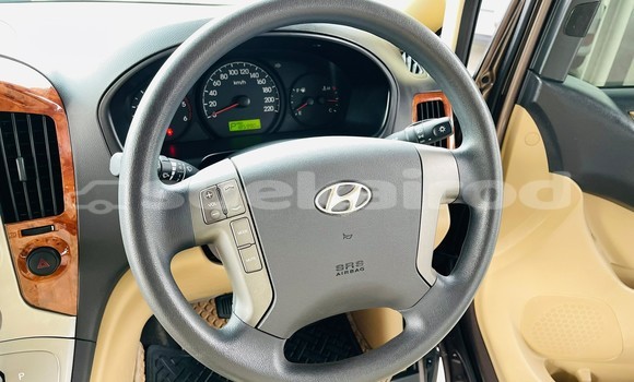 Buy Used Hyundai H1 Brown Car in Bangkok in Bangkok Buy Used Hyundai H1 Brown Car in Bangkok in Bangkok