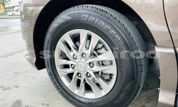 Buy Used Hyundai H1 Brown Car in Bangkok in Bangkok Buy Used Hyundai H1 Brown Car in Bangkok in Bangkok