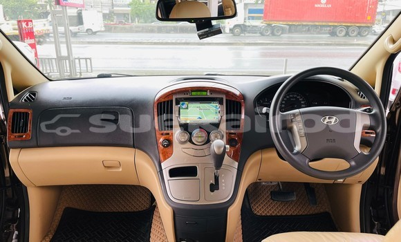 Buy Used Hyundai H1 Brown Car in Bangkok in Bangkok Buy Used Hyundai H1 Brown Car in Bangkok in Bangkok