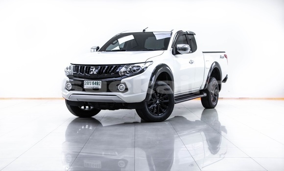 ซื้อ รถมือสอง Mitsubishi Triton ขาว รถยนต์ ใน %{เมือง} ใน กรุงเทพมหานคร