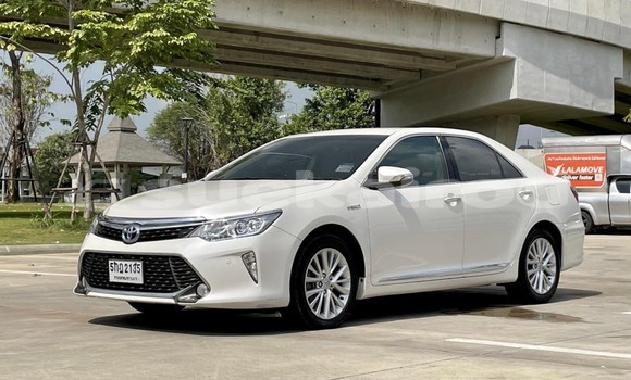 ซื้อ รถมือสอง Toyota Camry ขาว รถยนต์ ใน %{เมือง} ใน กรุงเทพมหานคร