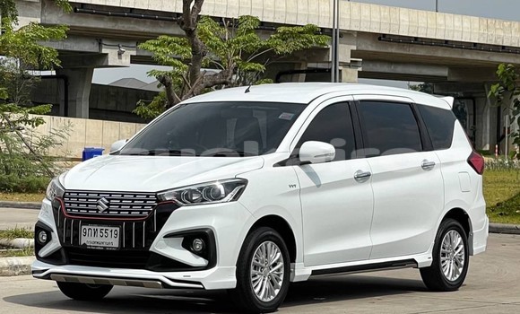 ซื้อ รถมือสอง Suzuki Ertiga ขาว รถยนต์ ใน %{เมือง} ใน กรุงเทพมหานคร