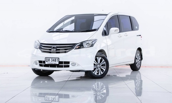 ซื้อ รถมือสอง Honda Freed ขาว รถยนต์ ใน %{เมือง} ใน กรุงเทพมหานคร