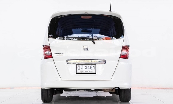 Buy Used Honda Freed White Car in Bangkok in Bangkok Buy Used Honda Freed White Car in Bangkok in Bangkok