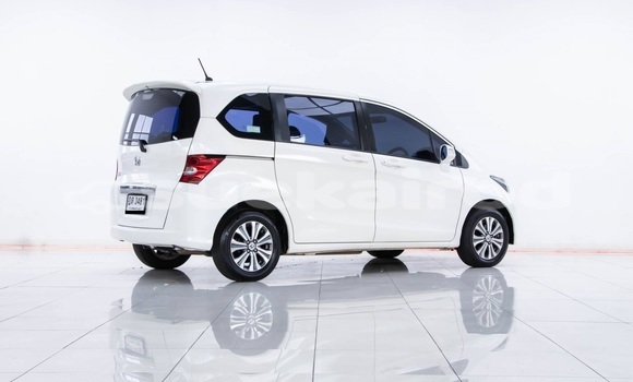 Buy Used Honda Freed White Car in Bangkok in Bangkok Buy Used Honda Freed White Car in Bangkok in Bangkok
