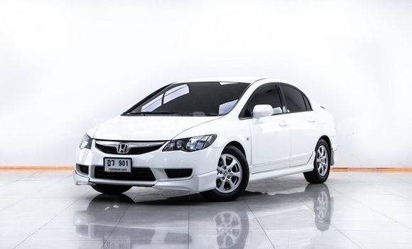 ซื้อ รถมือสอง Honda Civic ขาว รถยนต์ ใน %{เมือง} ใน กรุงเทพมหานคร