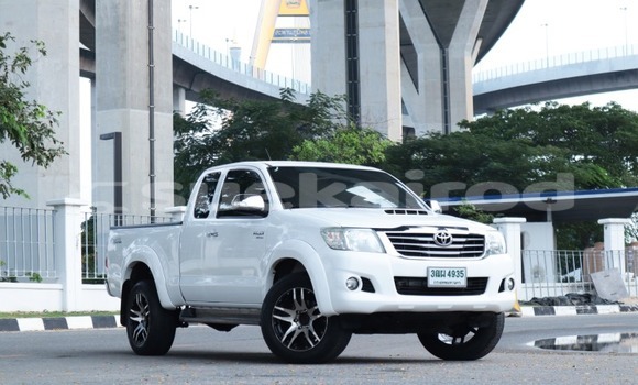 Buy Used Toyota Vigo White Car in Bangkok in Bangkok