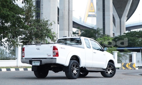 Buy Used Toyota Vigo White Car in Bangkok in Bangkok Buy Used Toyota Vigo White Car in Bangkok in Bangkok