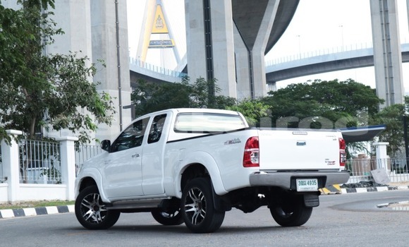 Buy Used Toyota Vigo White Car in Bangkok in Bangkok Buy Used Toyota Vigo White Car in Bangkok in Bangkok