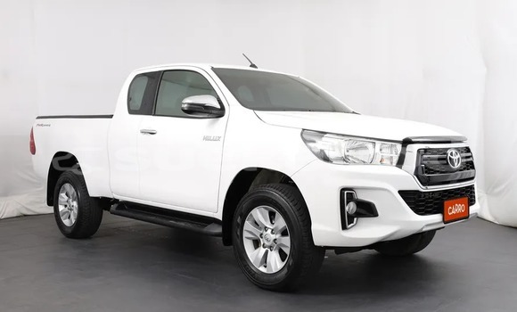 Buy Used Toyota Hiluxe Revo White Car in Bangkok in Bangkok