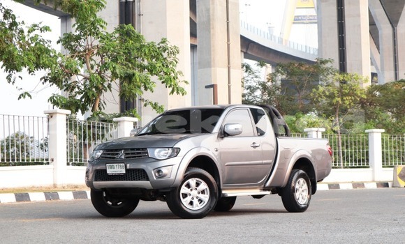Buy Used Mitsubishi Triton Brown Car in Bangkok in Bangkok Buy Used Mitsubishi Triton Brown Car in Bangkok in Bangkok