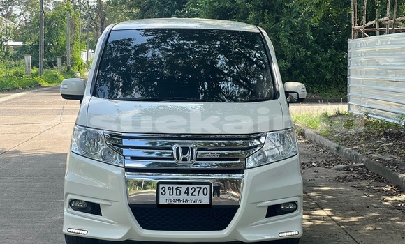 Buy Used Honda Stepwgn White Car in Bangkok in Bangkok Buy Used Honda Stepwgn White Car in Bangkok in Bangkok