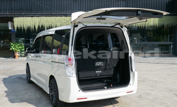 Buy Used Honda Stepwgn White Car in Bangkok in Bangkok Buy Used Honda Stepwgn White Car in Bangkok in Bangkok