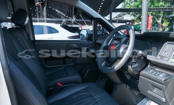 Buy Used Honda Stepwgn White Car in Bangkok in Bangkok Buy Used Honda Stepwgn White Car in Bangkok in Bangkok