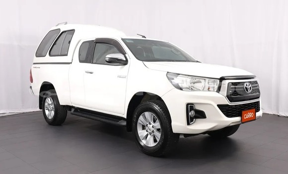 ซื้อ รถมือสอง Toyota Hiluxe Revo ขาว รถยนต์ ใน %{เมือง} ใน กรุงเทพมหานคร