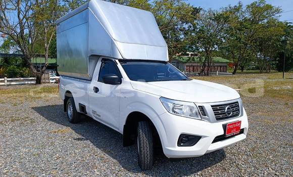 ซื้อ รถมือสอง Nissan Navara ขาว รถยนต์ ใน %{เมือง} ใน กรุงเทพมหานคร