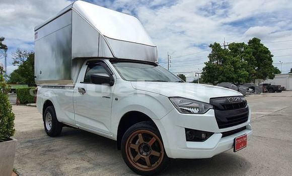 Buy Used Isuzu D-Max White Car in Bangkok in Bangkok