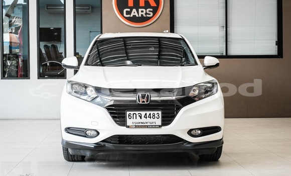Buy Used Honda HR-V White Car in Bangkok in Bangkok