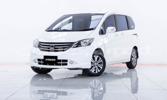 Buy Used Honda Freed White Car in Bangkok in Bangkok Buy Used Honda Freed White Car in Bangkok in Bangkok