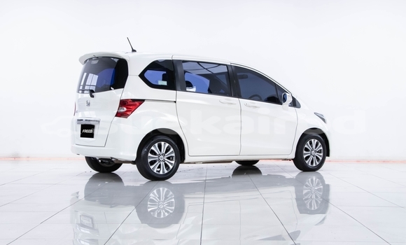 Buy Used Honda Freed White Car in Bangkok in Bangkok Buy Used Honda Freed White Car in Bangkok in Bangkok