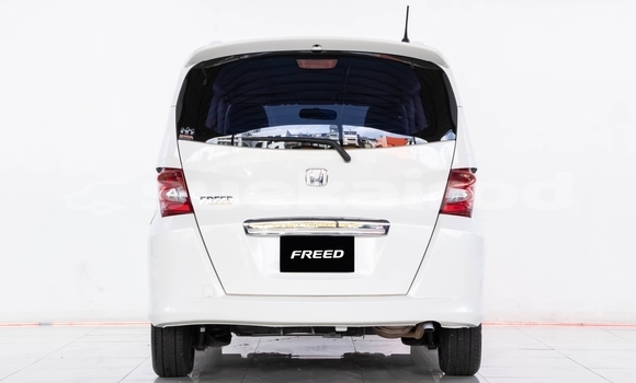 Buy Used Honda Freed White Car in Bangkok in Bangkok Buy Used Honda Freed White Car in Bangkok in Bangkok
