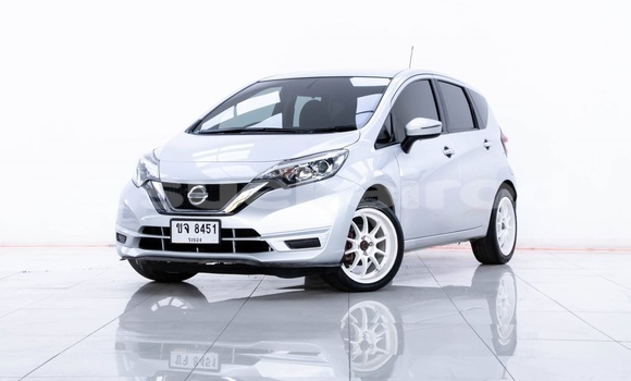 ซื้อ รถมือสอง Nissan Note อื่น ๆ รถยนต์ ใน %{เมือง} ใน กรุงเทพมหานคร