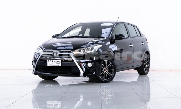 ซื้อ รถมือสอง Toyota Yaris สีดำ รถยนต์ ใน %{เมือง} ใน กรุงเทพมหานคร