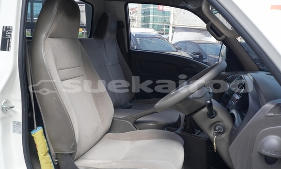 Buy Used Hyundai H200 White Car in Bangkok in Bangkok Buy Used Hyundai H200 White Car in Bangkok in Bangkok