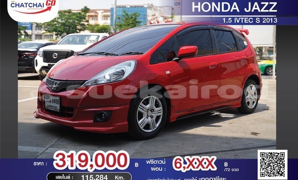 ซื้อ รถมือสอง Honda Jazz สีแดง รถยนต์ ใน %{เมือง} ใน กรุงเทพมหานคร