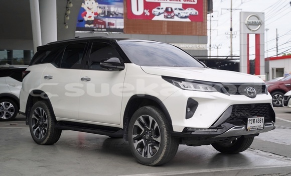 Buy Used Toyota Fortuner White Car in Bangkok in Bangkok Buy Used Toyota Fortuner White Car in Bangkok in Bangkok