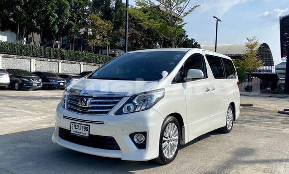 ซื้อ รถมือสอง Toyota Alphard ขาว รถยนต์ ใน %{เมือง} ใน กรุงเทพมหานคร