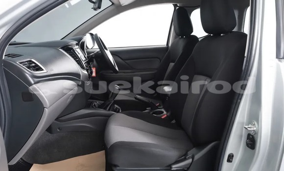 ซื้อ รถมือสอง Mitsubishi Triton เงิน รถยนต์ ใน %{เมือง} ใน กรุงเทพมหานคร ซื้อ รถมือสอง Mitsubishi Triton เงิน รถยนต์ ใน %{เมือง} ใน กรุงเทพมหานคร