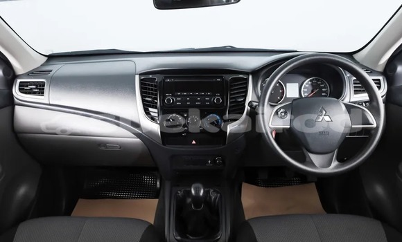 ซื้อ รถมือสอง Mitsubishi Triton เงิน รถยนต์ ใน %{เมือง} ใน กรุงเทพมหานคร ซื้อ รถมือสอง Mitsubishi Triton เงิน รถยนต์ ใน %{เมือง} ใน กรุงเทพมหานคร