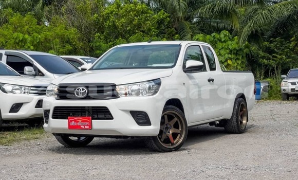Buy Used Toyota Hiluxe Revo White Car in Bangkok in Bangkok
