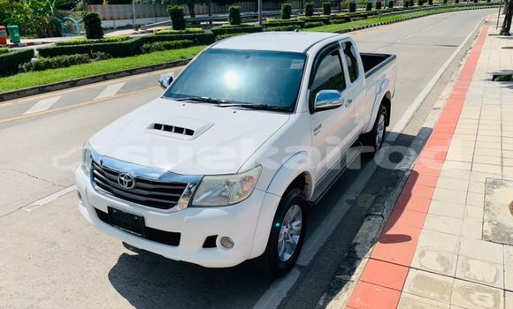 Buy Used Toyota Hiluxe VIGO White Car in Bangkok in Bangkok