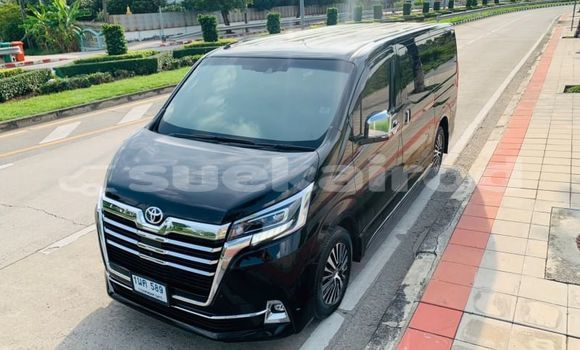 Buy Used Toyota Crown Majesta Black Car in Bangkok in Bangkok